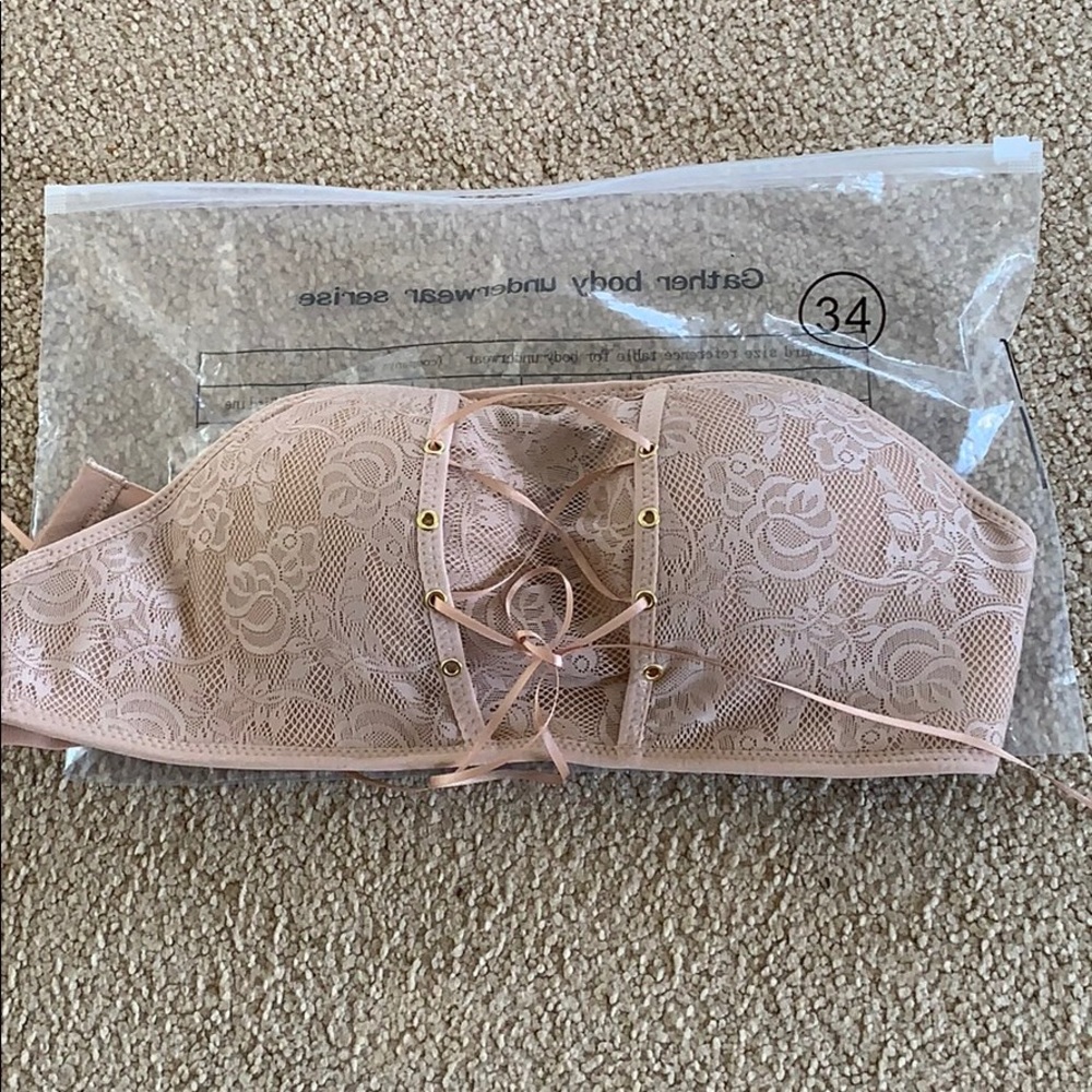 Lace up strapless bra